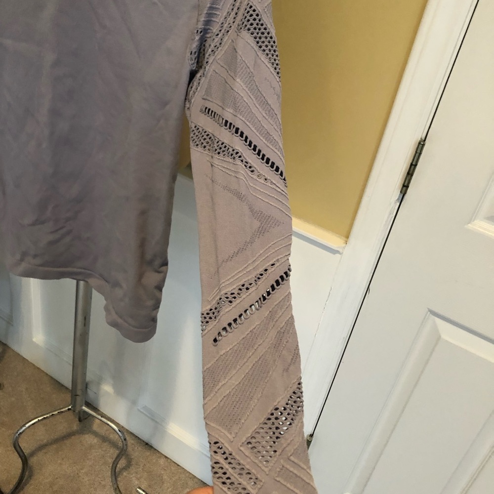 Fabletics top - Picture 2 of 4